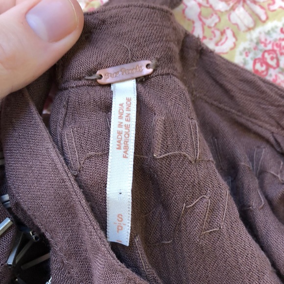 Embroidered backless tank - Picture 3 of 3